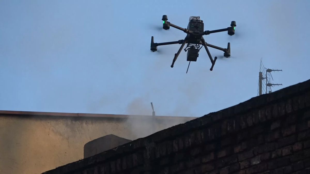 Strażnicy miejscy i drony w akcji. Trwają kontrole palenisk w Katowicach