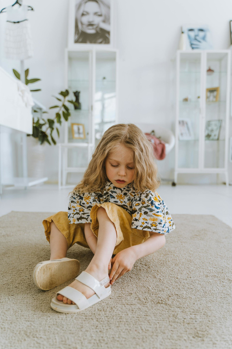 Najlepsze sandałki dla chłopca: jak wybrać idealny model na lato