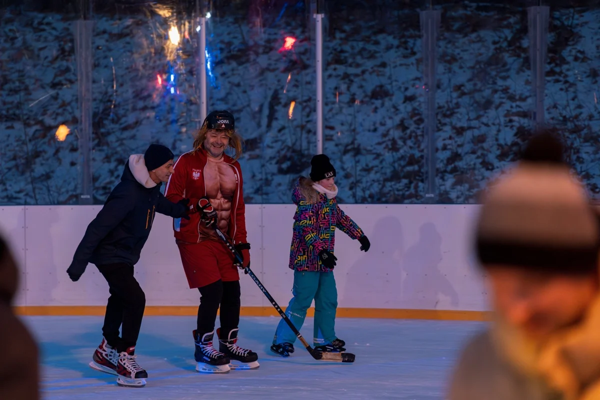 Lodowisko Murcki rozbłysło światłami – wyjątkowa dyskoteka na lodzie