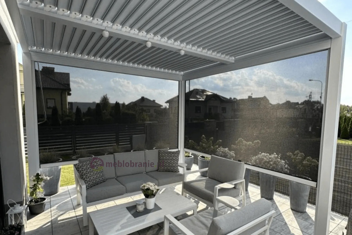 Pergola z roletami – funkcjonalne rozwiązanie na każdą pogodę