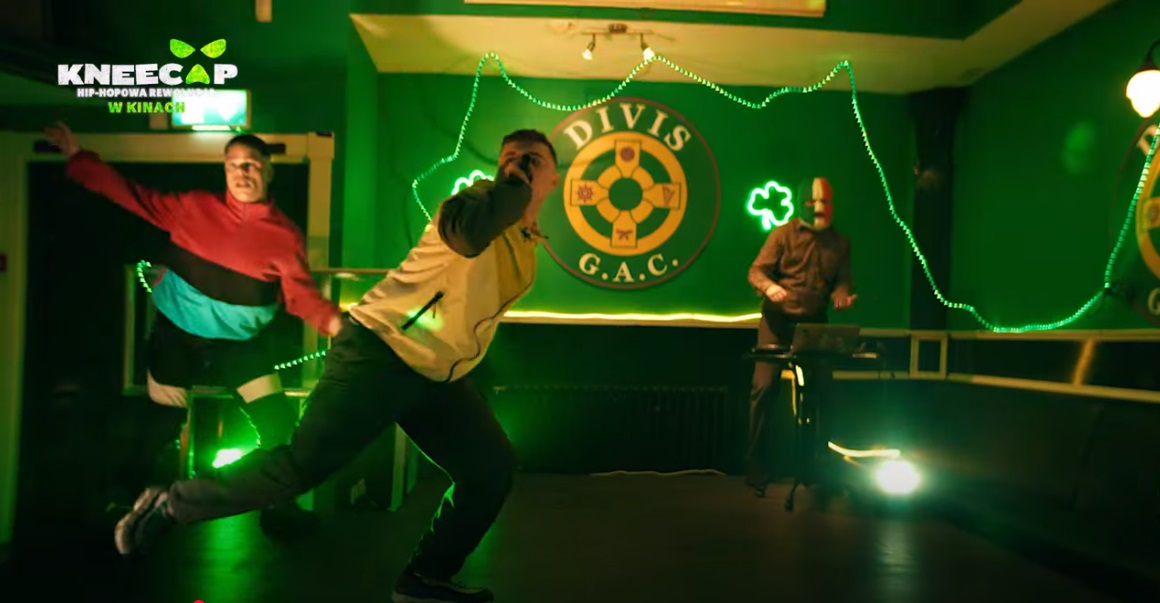 "Kneecap. Hip-hopowa rewolucja" w Kinie ROMA – zobacz wyjątkowy seans!