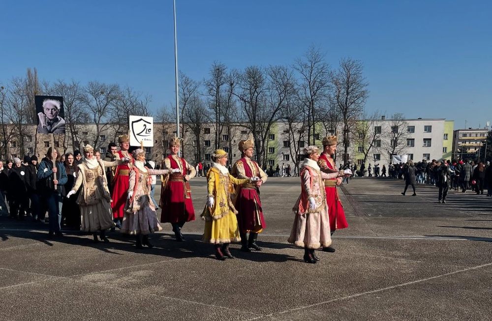 Zabrzańscy maturzyści wspólnie zatańczyli poloneza!