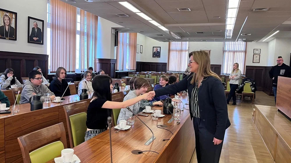 Ósmoklasiści z SP nr 7 w Zabrzu wcielili się w rolę radnych