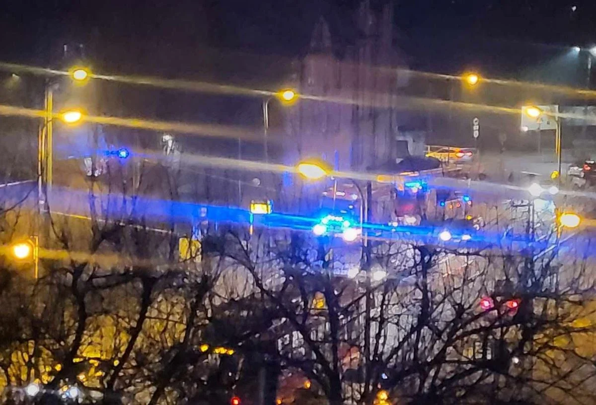 Pożar przy ulicy Katowickiej – niedopałki papierosów przyczyną groźnej sytuacji