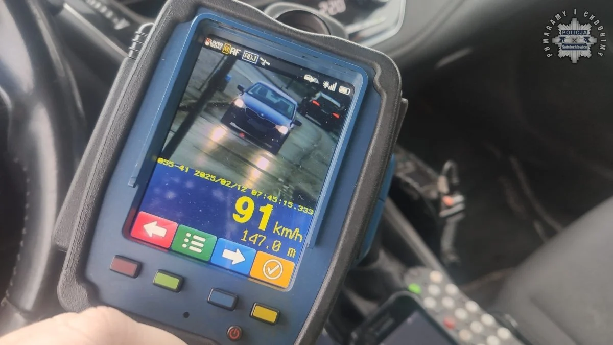 Przekroczył prędkość o 51 km/h na ulicy Wiśniowej – stracił prawo jazdy na 3 miesiące