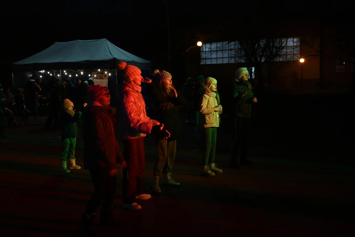 Zimowa Dyskoteka z DJ Akunem 60