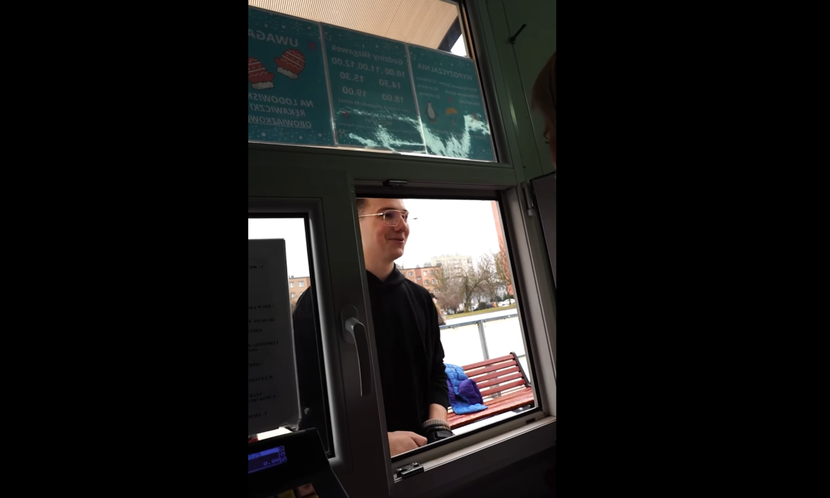 Ślizgawka w Chorzowie hitem zimy! Pan Rafał szczęśliwym 10 000. użytkownikiem