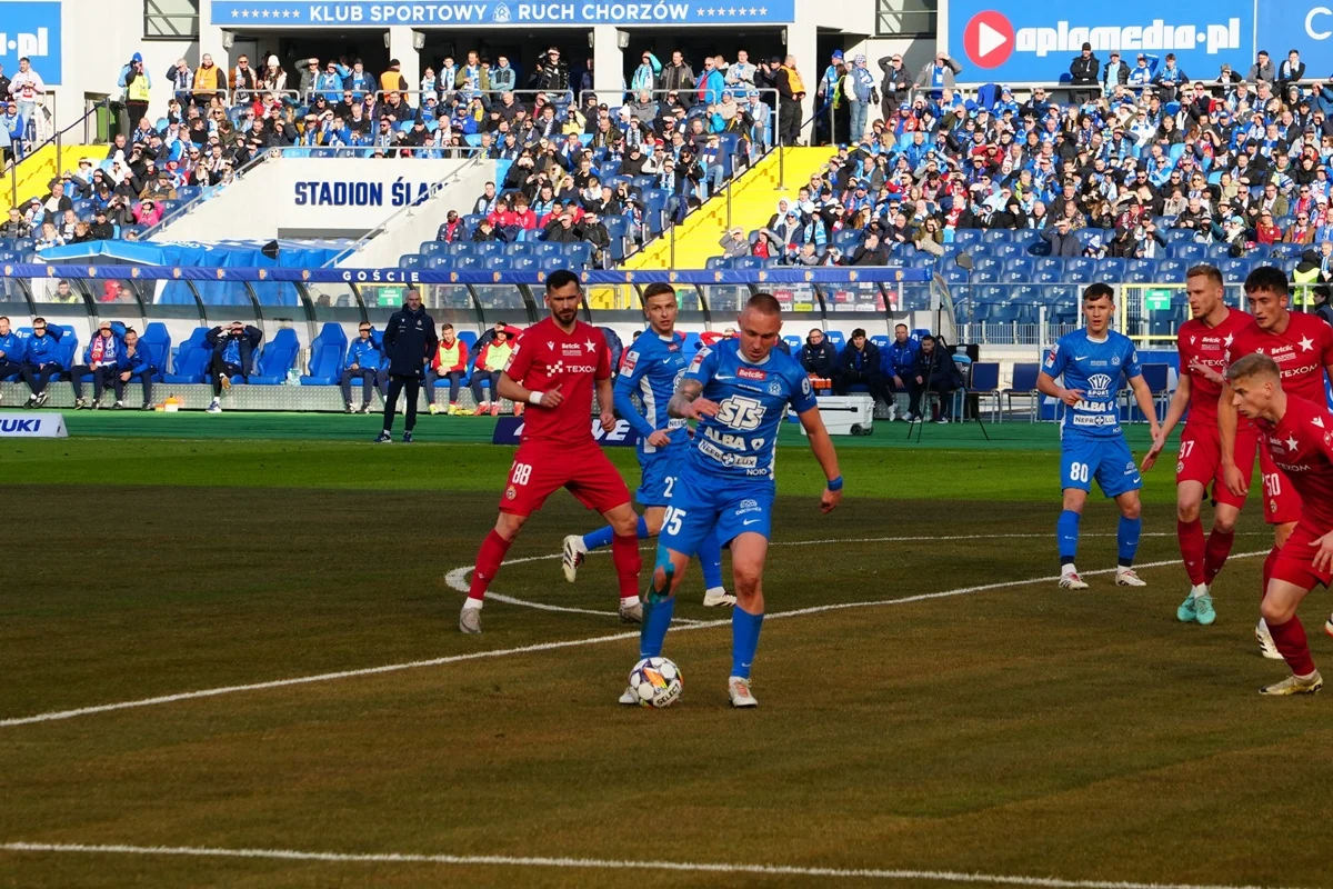 „Mecz Mistrzów”: Murawa na Stadionie Śląskim pod lupą kibiców - co się stało z trawą?