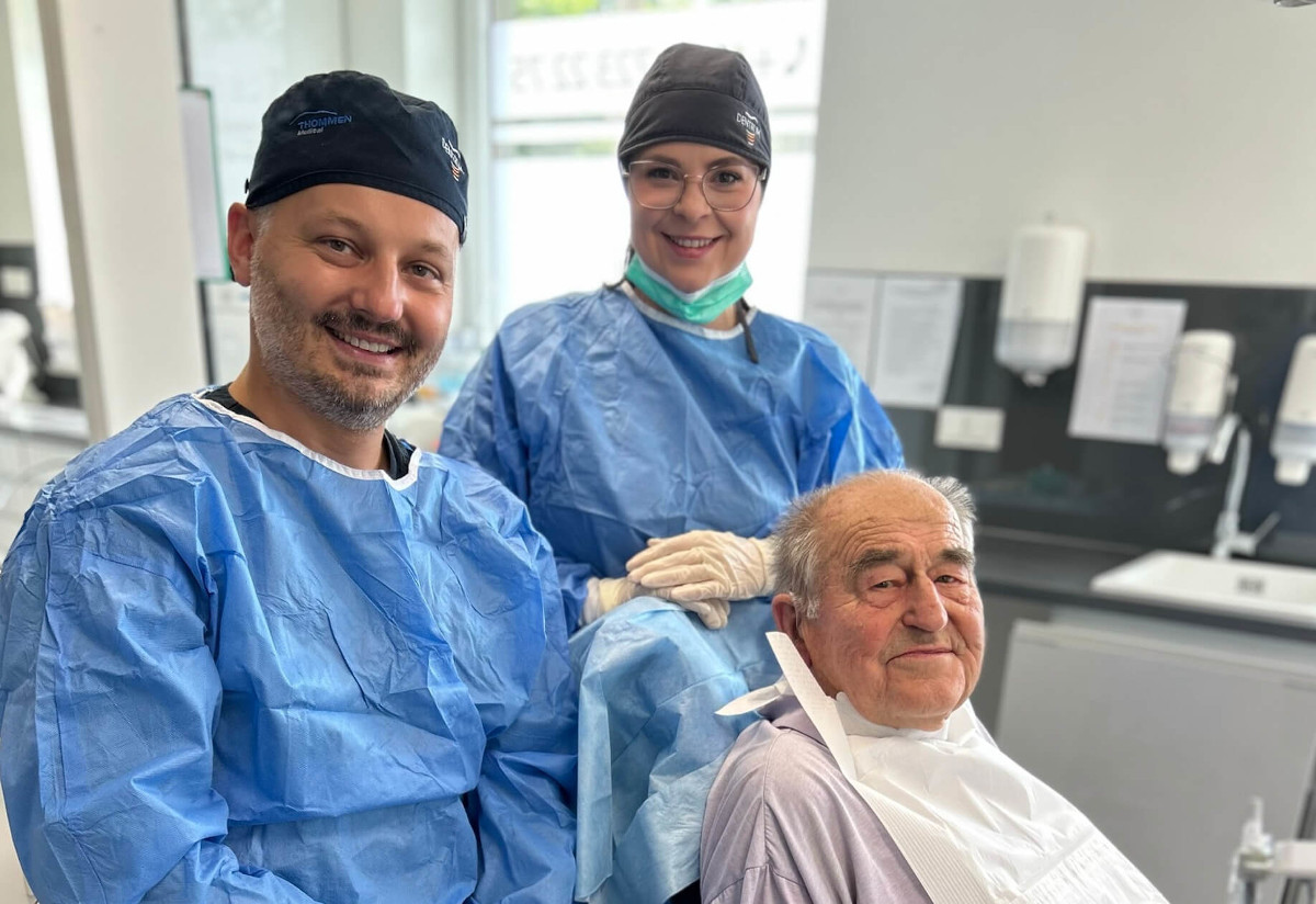 Zapomnij o protezie! Poczuj się znów młodo dzięki implantom zębowym