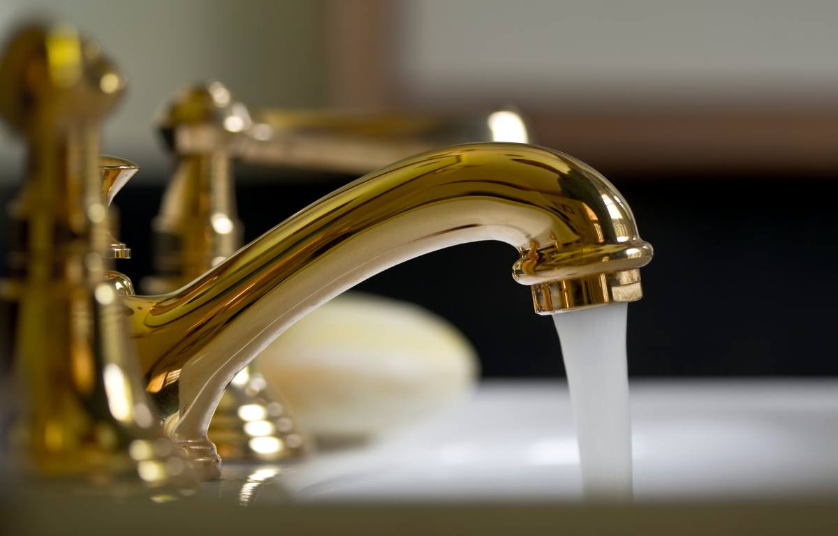 Ile można zarobić na sprzedaży metalowej armatury łazienkowej? Postanowiliśmy to sprawdzić!