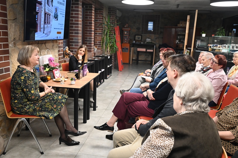Śląskie historie i literackie emocje – Gabriela Anna Kańtor gościła w Bibliotece Ficinus