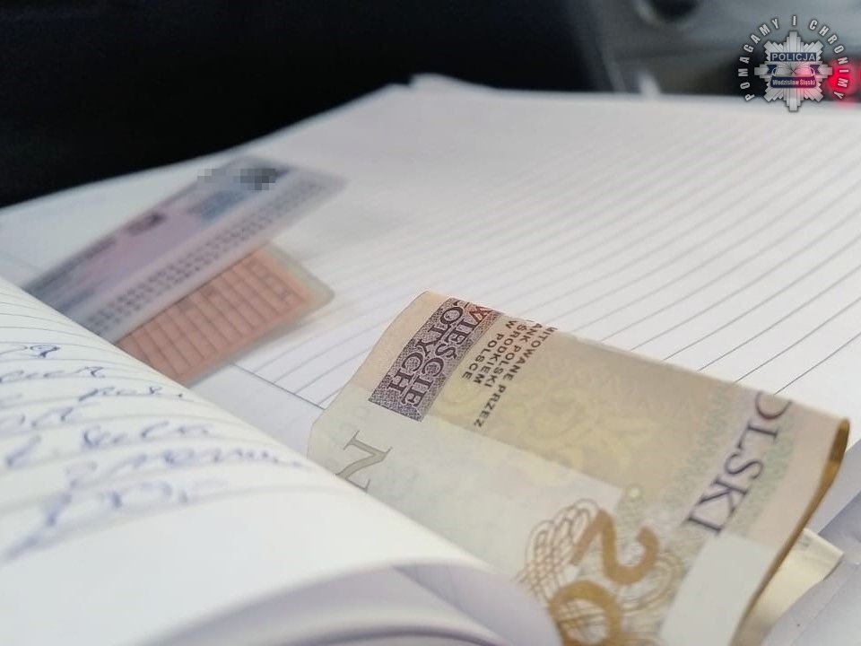 Próba przekupstwa w Lubomi: Kierowca oferował policjantom 200 zł