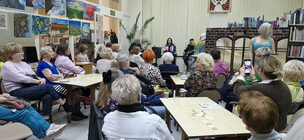 „Dzień Kobiet w Bibliotece” – magiczny wieczór z literaturą, modą i muzyką