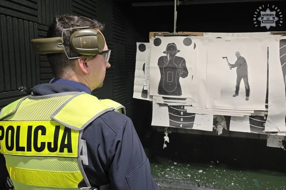 Trening strzelecki mysłowickich policjantów