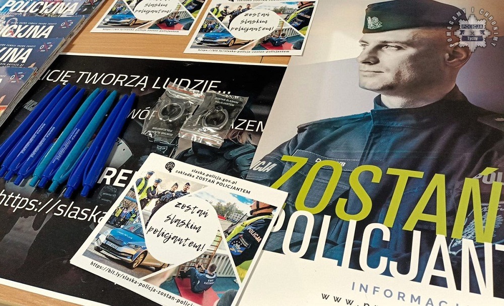 Tyscy mundurowi na IV Wiosennych Targach Pracy – szansa na wstąpienie do Policji!