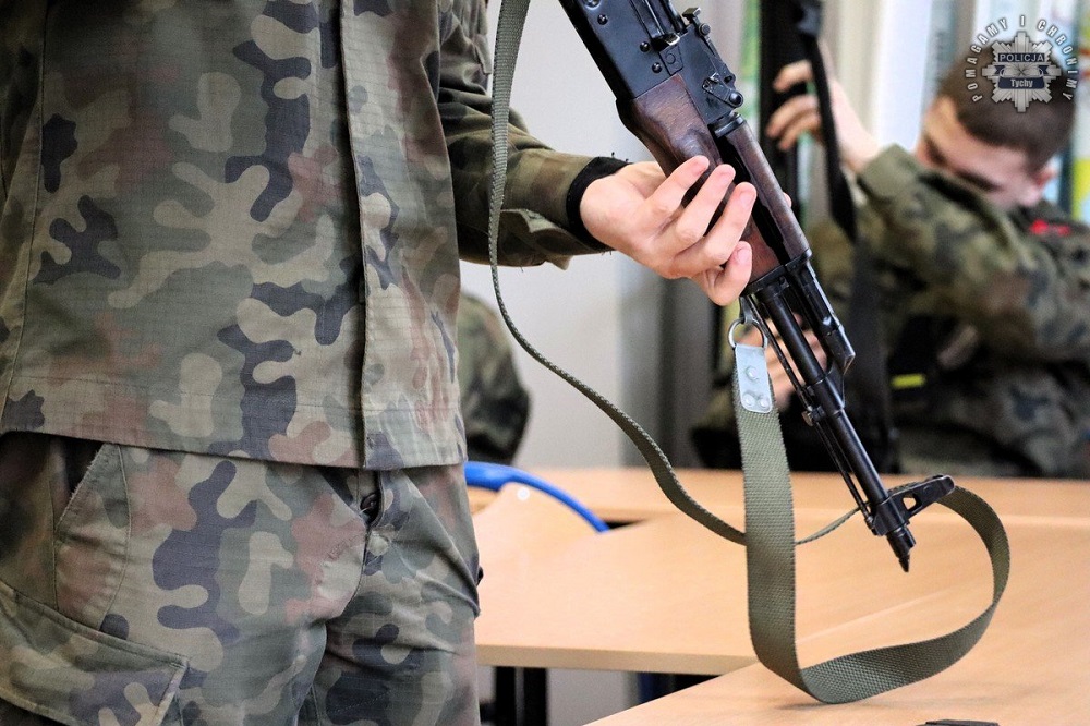 Zajęcia z tyskimi policjantami – Dzień Taktyczny w Zespole Szkół im. Orląt Lwowskich