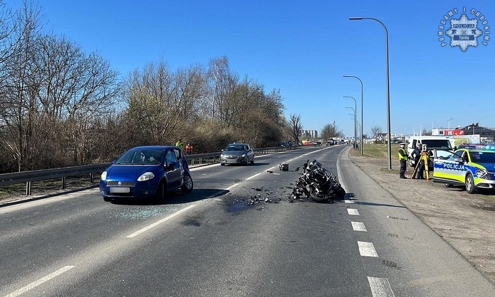 Wypadek na Oświęcimskiej w Tychach – motocyklista ranny po zderzeniu z samochodem
