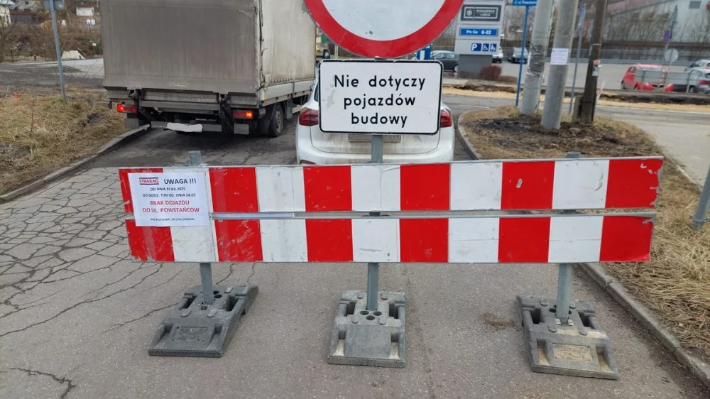 Utrudnienia w ruchu na ul. Powstańców i Traugutta w Orzeszu