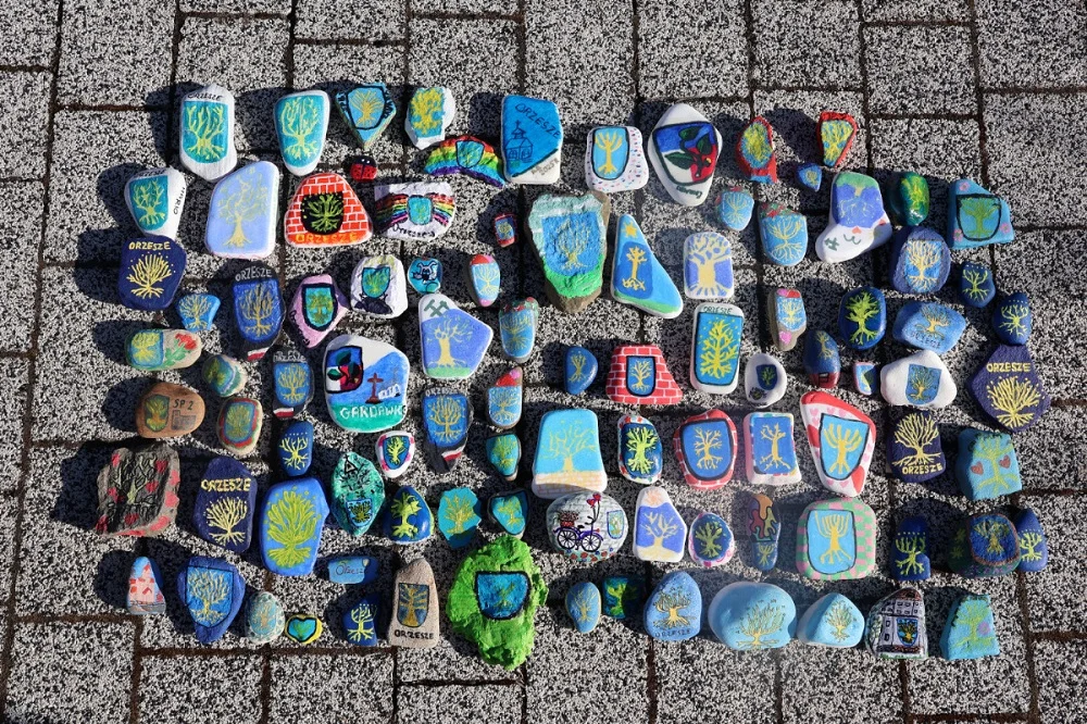 Wielka podróż kamyków z Orzesza – zrób zdjęcie i wygraj spotkanie z burmistrzem!