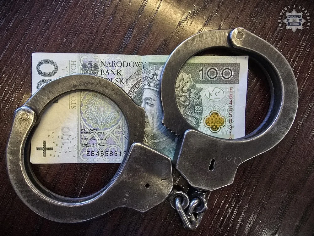 Zatrzymana za próbę korupcji – 81-latka chciała „załatwić sprawę” z policją