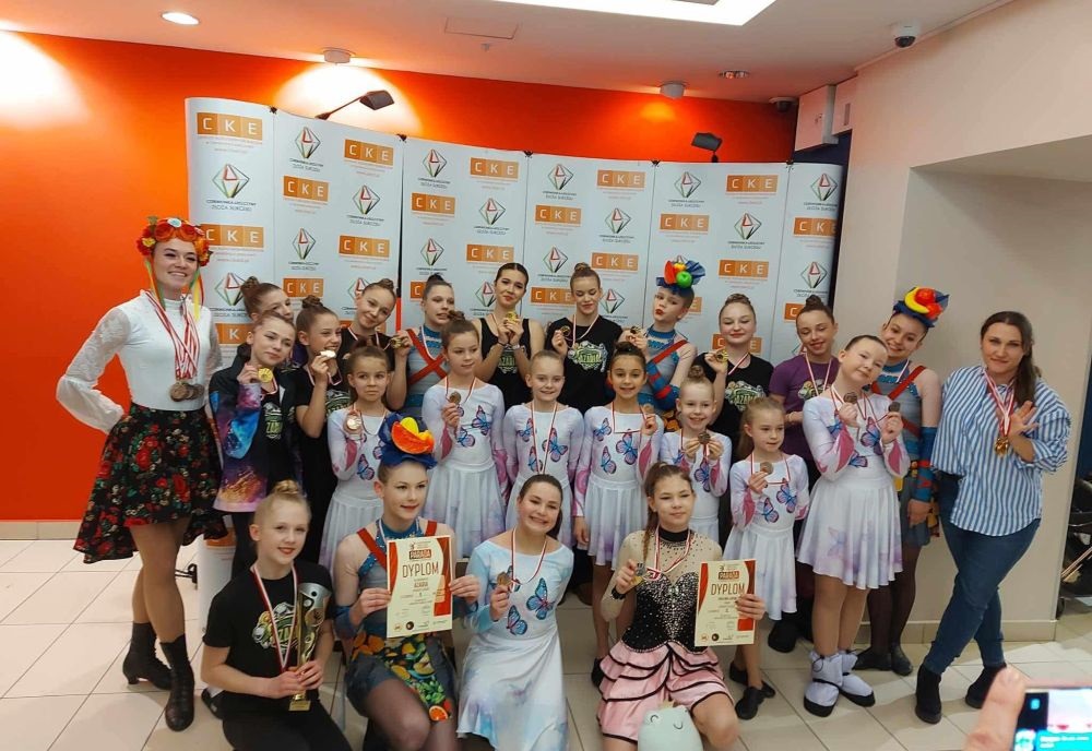 Piekarskie Mażoretki Azaria zdobyły 27 medali na turnieju w Czerwionce-Leszczynach