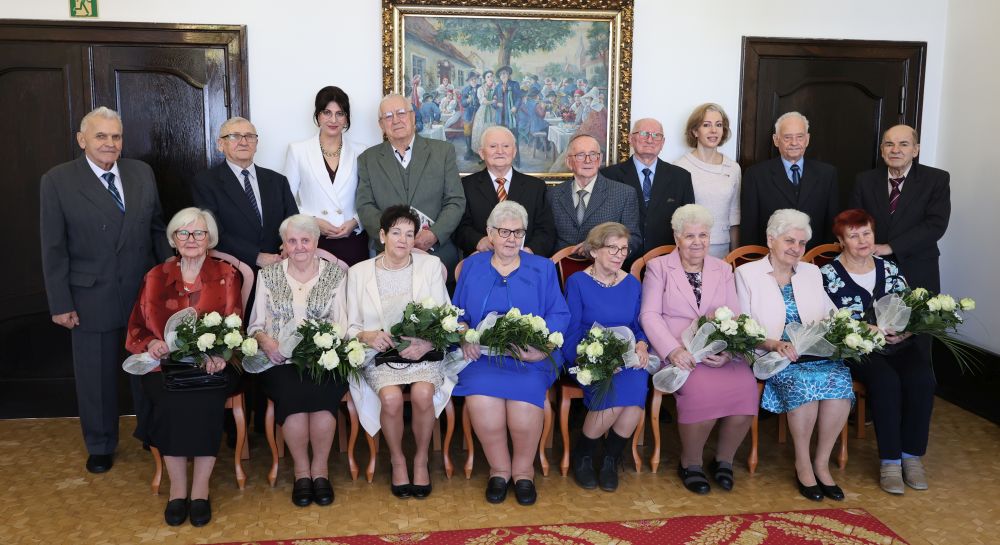 Uroczystość małżeńskich jubileuszy w Piekarach Śląskich – odznaczenia i gratulacje