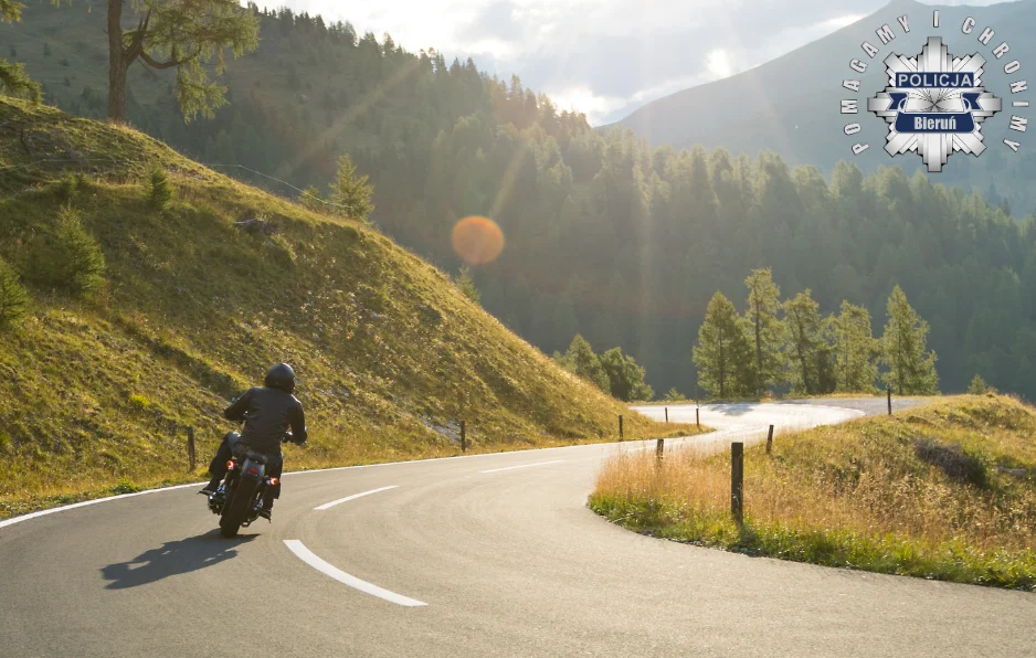Bezpieczna jazda na motocyklu – policja apeluje o ostrożność na drogach