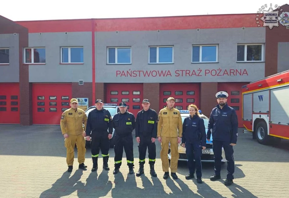 Policjanci szkolili piekarskich strażaków