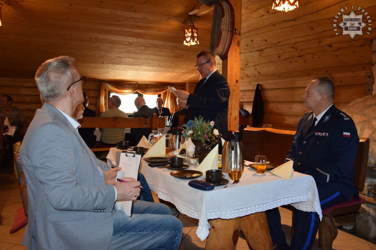 Spotkanie mundurowych po latach – emeryci dzielili się doświadczeniami