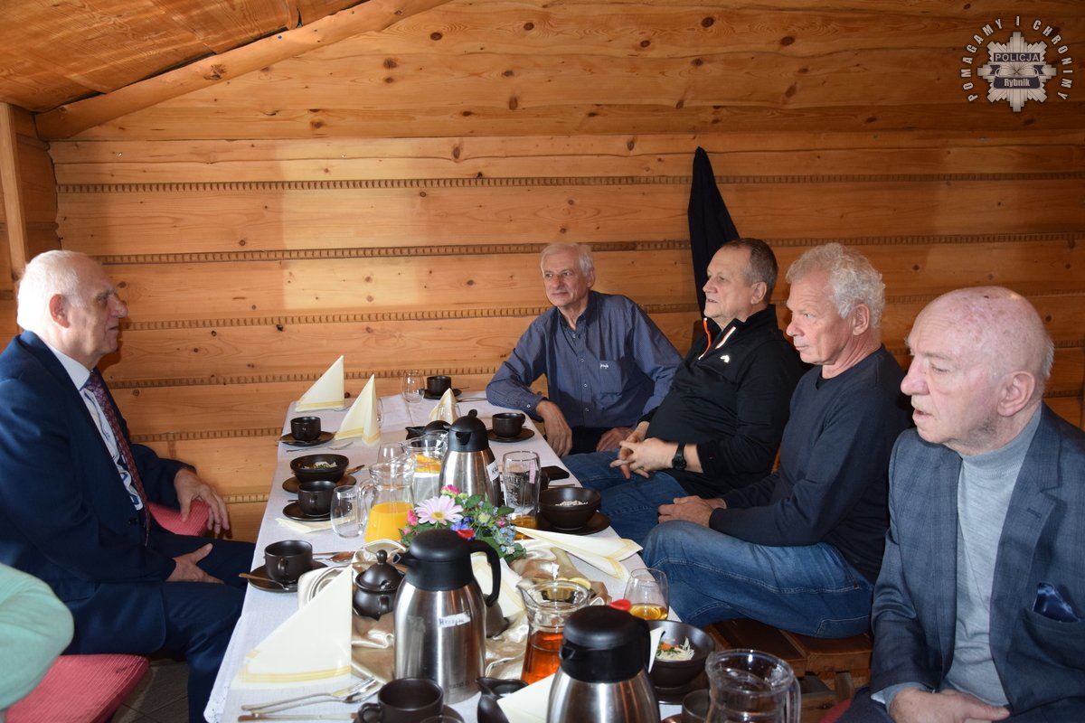 Spotkanie mundurowych po latach – emeryci dzielili się doświadczeniami