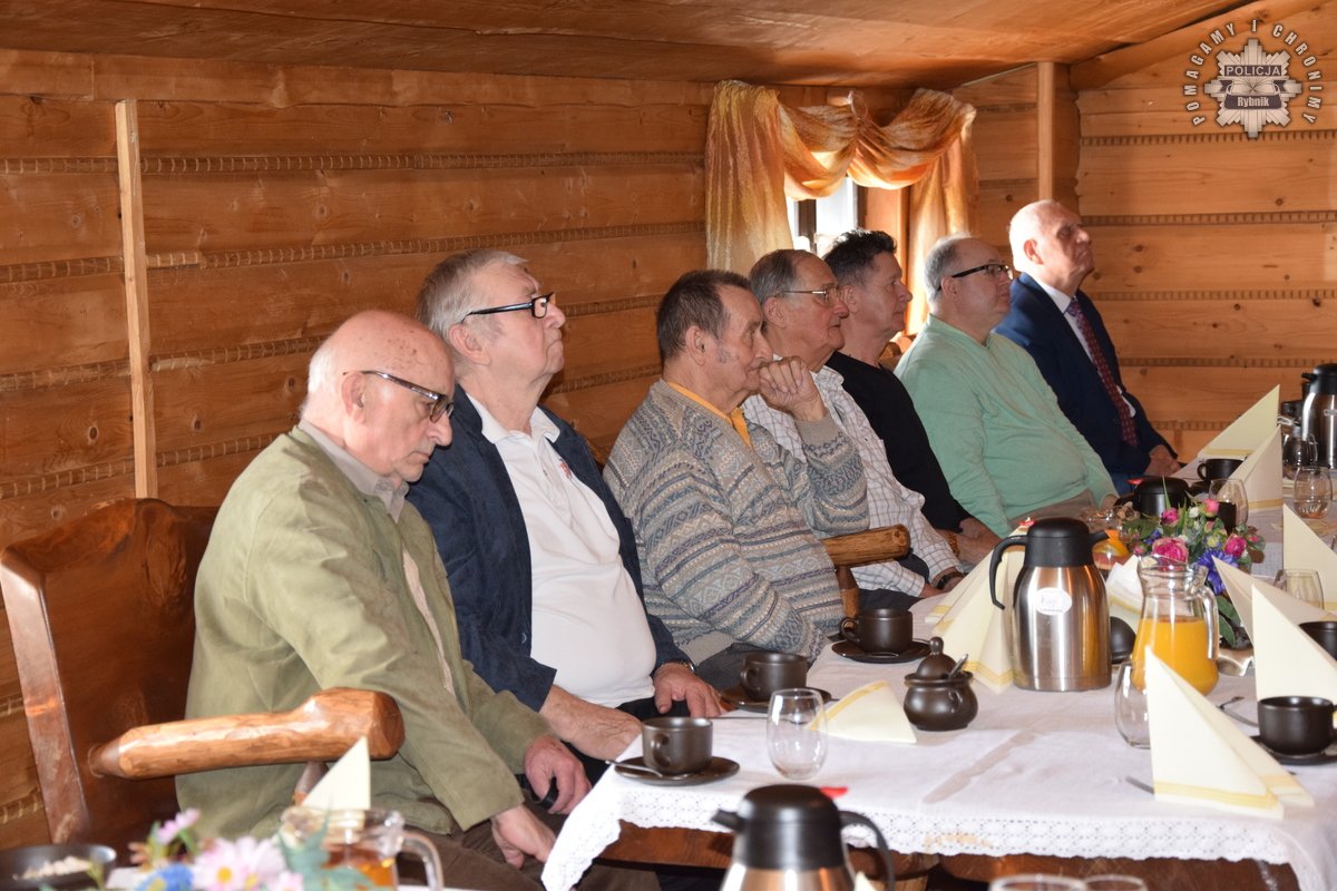 Spotkanie mundurowych po latach – emeryci dzielili się doświadczeniami