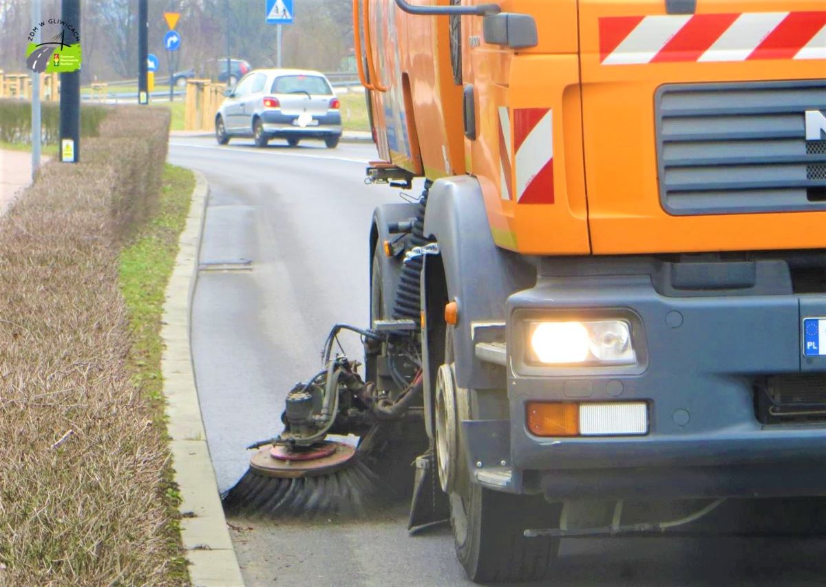 Na gliwickich drogach trwają wiosenne porządki
