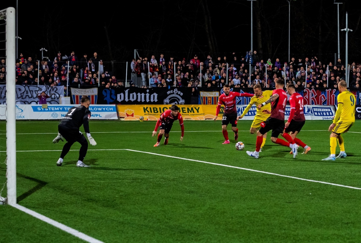 Powrót ligowej piłki do Bytomia. Polonia zdobyła pierwsze punkty w 2025 roku! 1