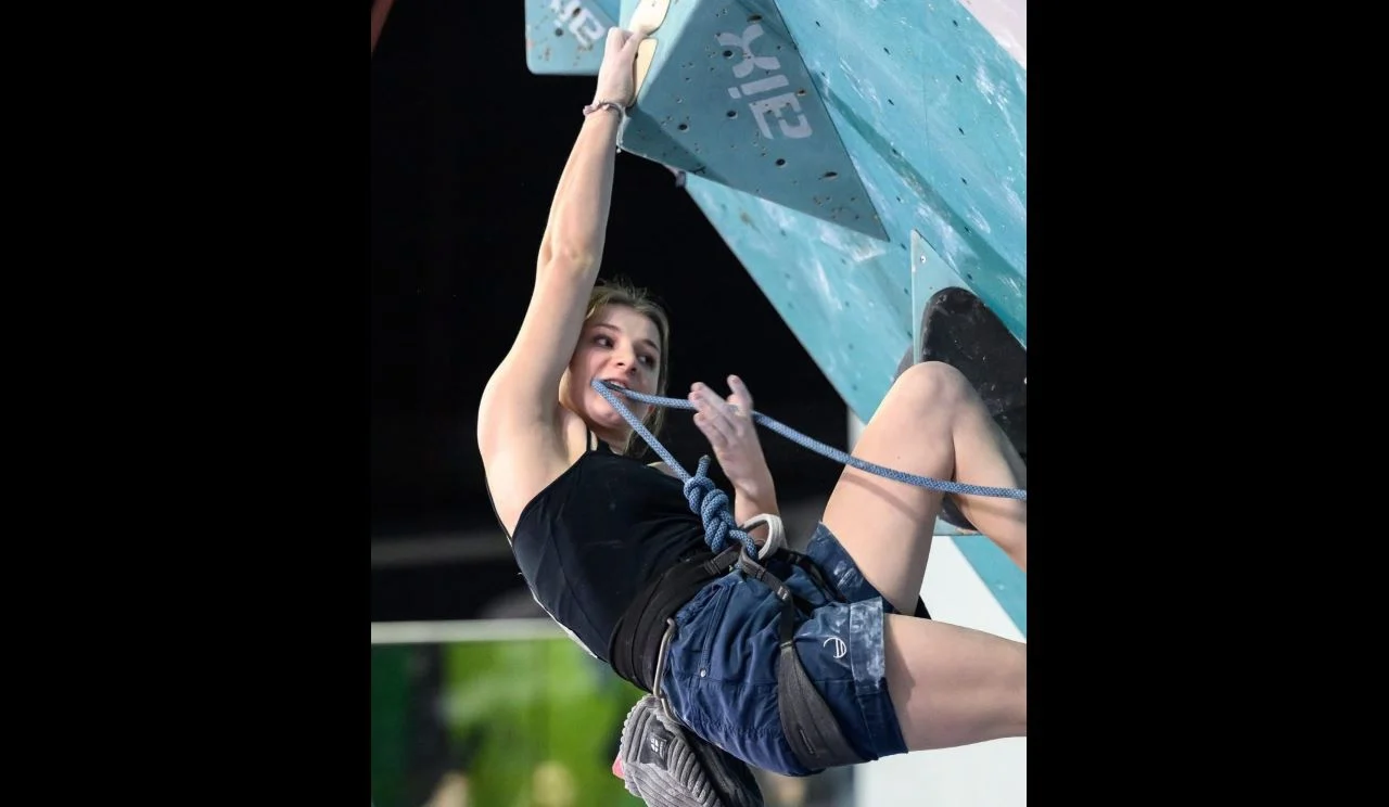 Zuzanna Mientus na podium Akademickich Mistrzostw Polski we Wspinaczce