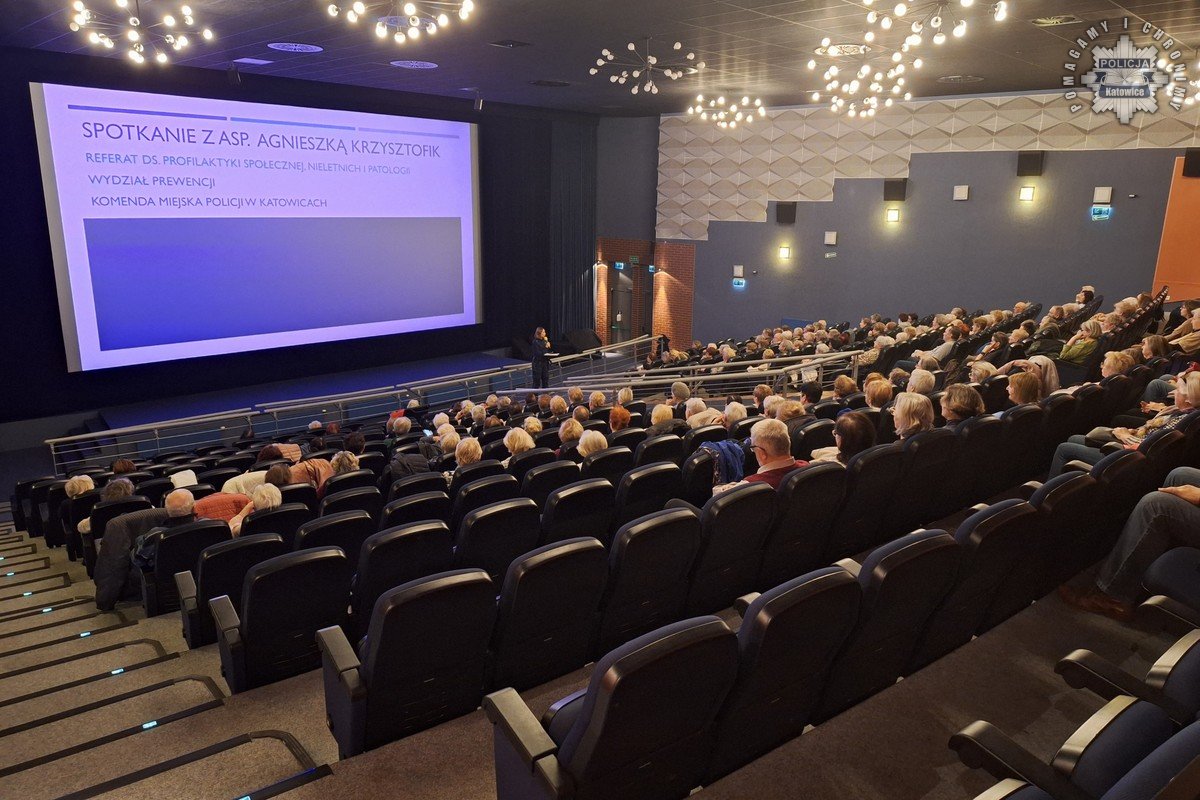 Jak nie dać się oszukać? Katowiccy seniorzy dowiedzieli się tego w kinie!