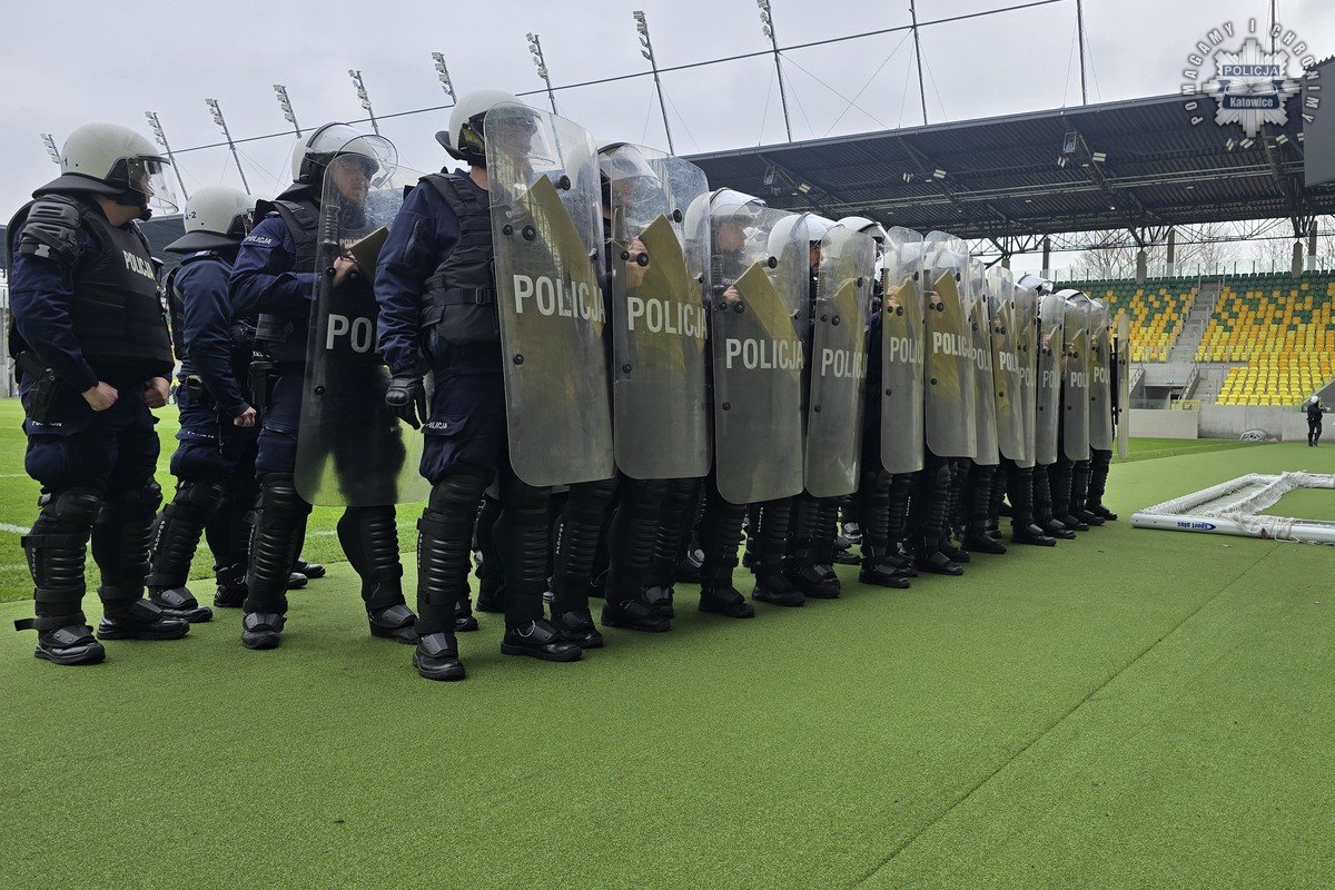 Policja w akcji na nowym stadionie. Ćwiczenia prewencyjne w Katowicach