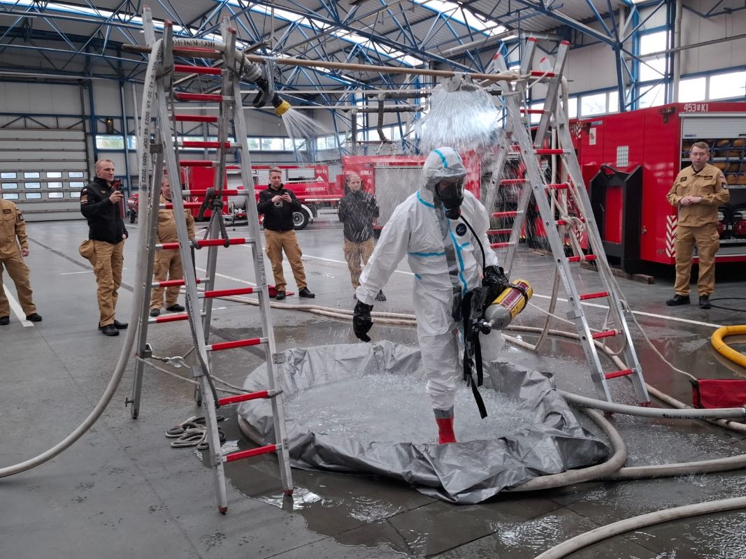 Zajęcia z ratownictwa chemiczno-ekologicznego. Kluczowe umiejętności dla strażaków!