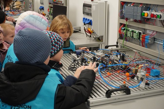 Od przedszkola do akceleratora – dzieci poznają nowoczesne firmy w Żorach [FOTO]