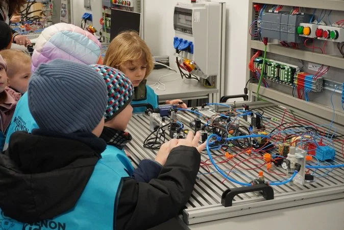 Od przedszkola do akceleratora – dzieci poznają nowoczesne firmy w Żorach [FOTO]