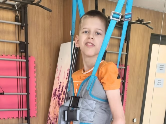 Kacper Woźniak – walka o pierwszy krok: Wesprzyj zbiórkę na operację!