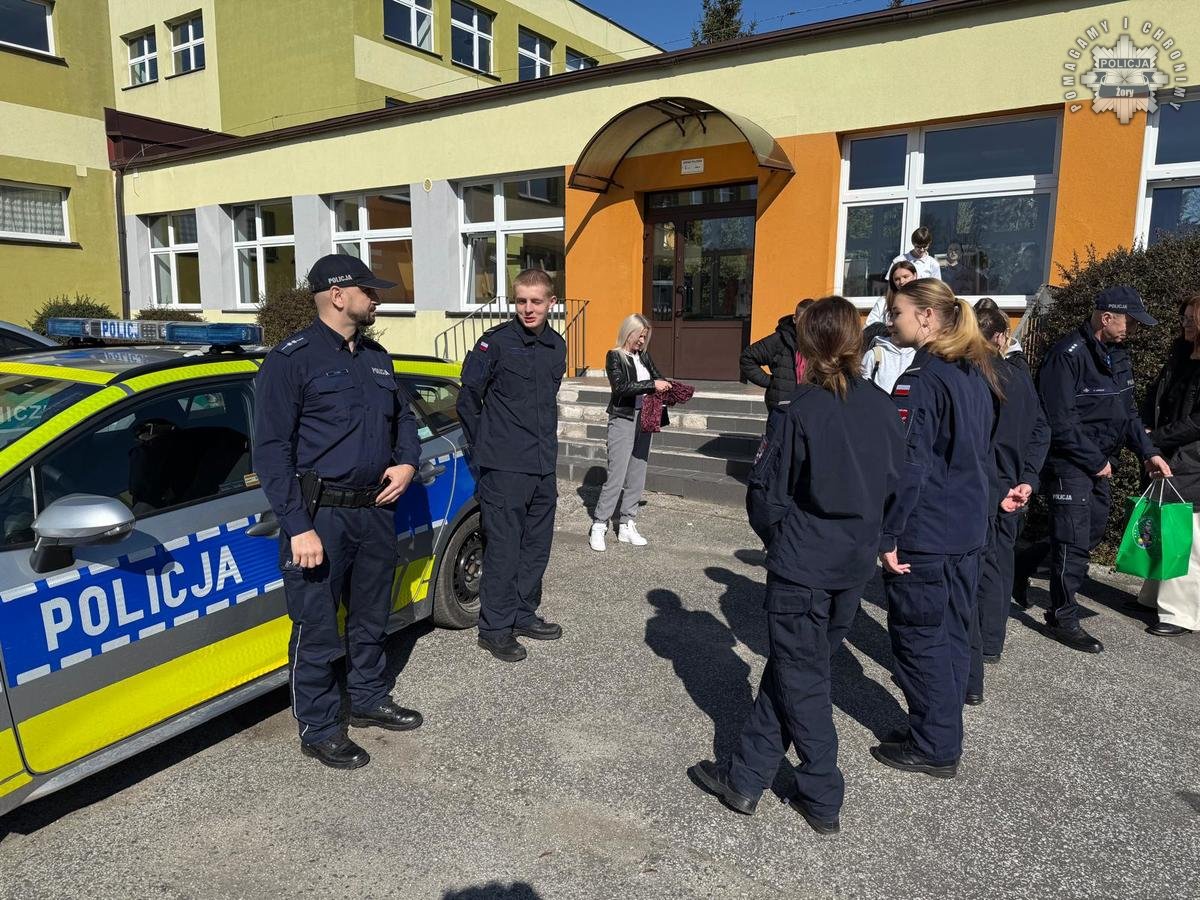 Dni otwarte z udziałem żorskich mundurowych w ZS nr 3