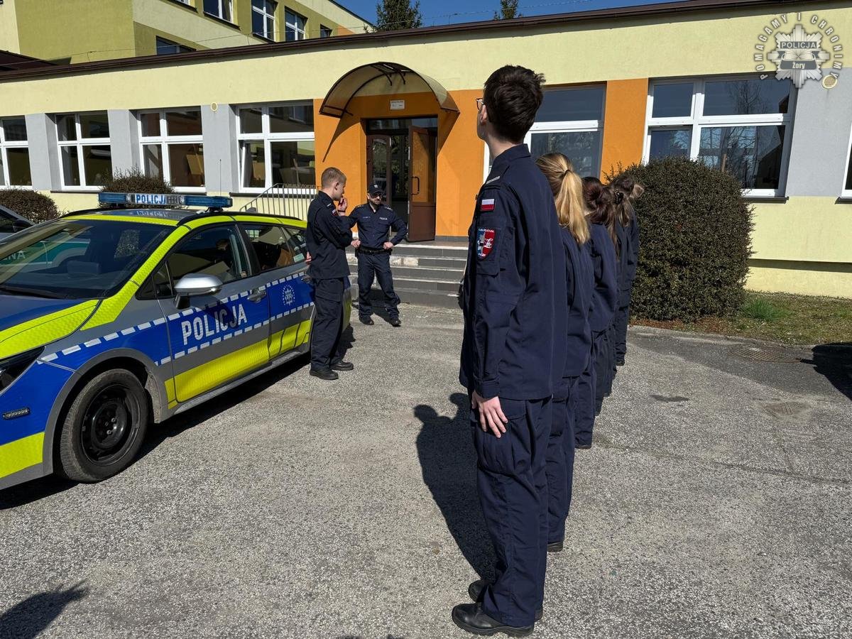 Dni otwarte z udziałem żorskich mundurowych w ZS nr 3