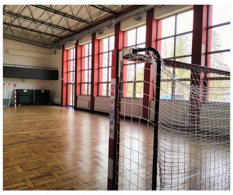 Sala sportowa i siedziba OSP w Rogoźnej po kompleksowym remoncie