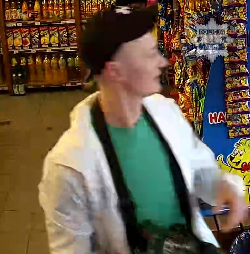 Groził ekspedientkom w sklepie. Śledczy proszą o pomoc w identyfikacji!