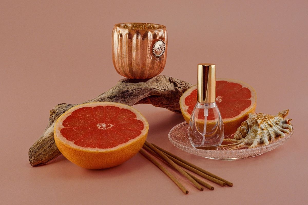 Mgiełki zapachowe do ciała – odświeżający zapach w sprayu