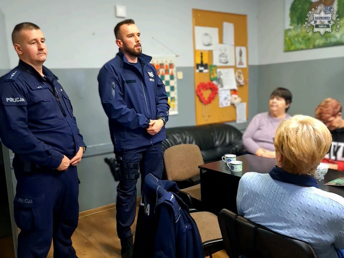 Seniorzy w Zabrzu na celowniku oszustów – policja ostrzega i edukuje