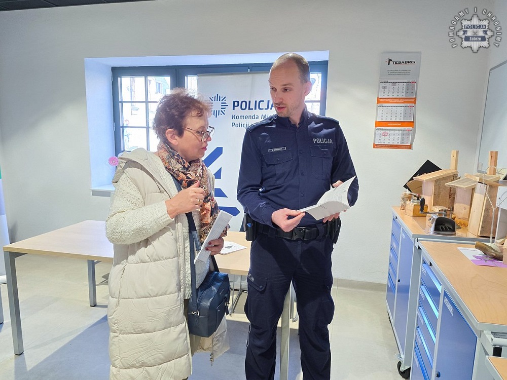 Zabrzańscy policjanci rozmawiali z seniorami o bezpieczeństwie