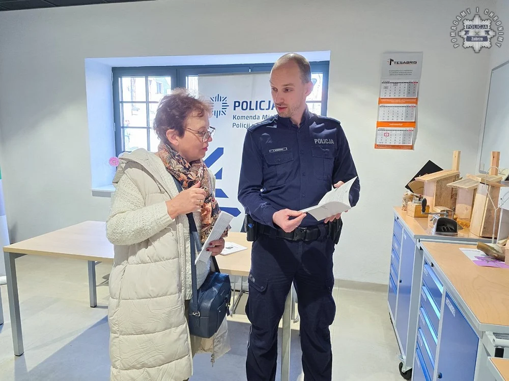 Zabrzańscy policjanci rozmawiali z seniorami o bezpieczeństwie