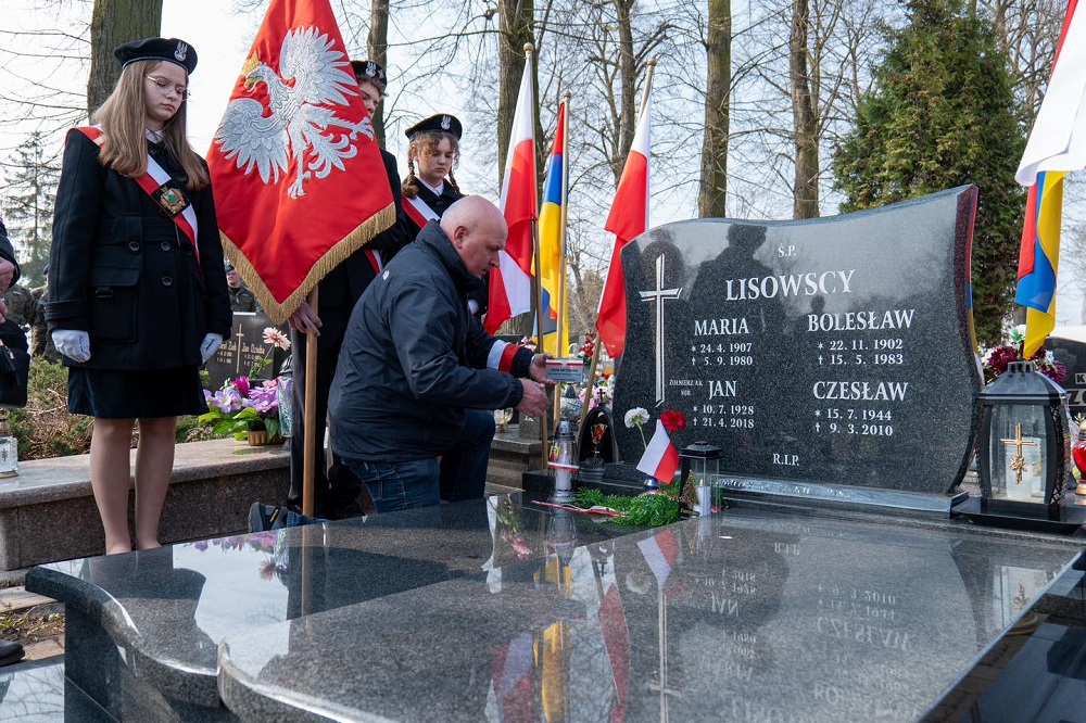 Zabrze upamiętniło mjr. Jana Lisowskiego – oznaczenie grobu bohatera Armii Krajowej