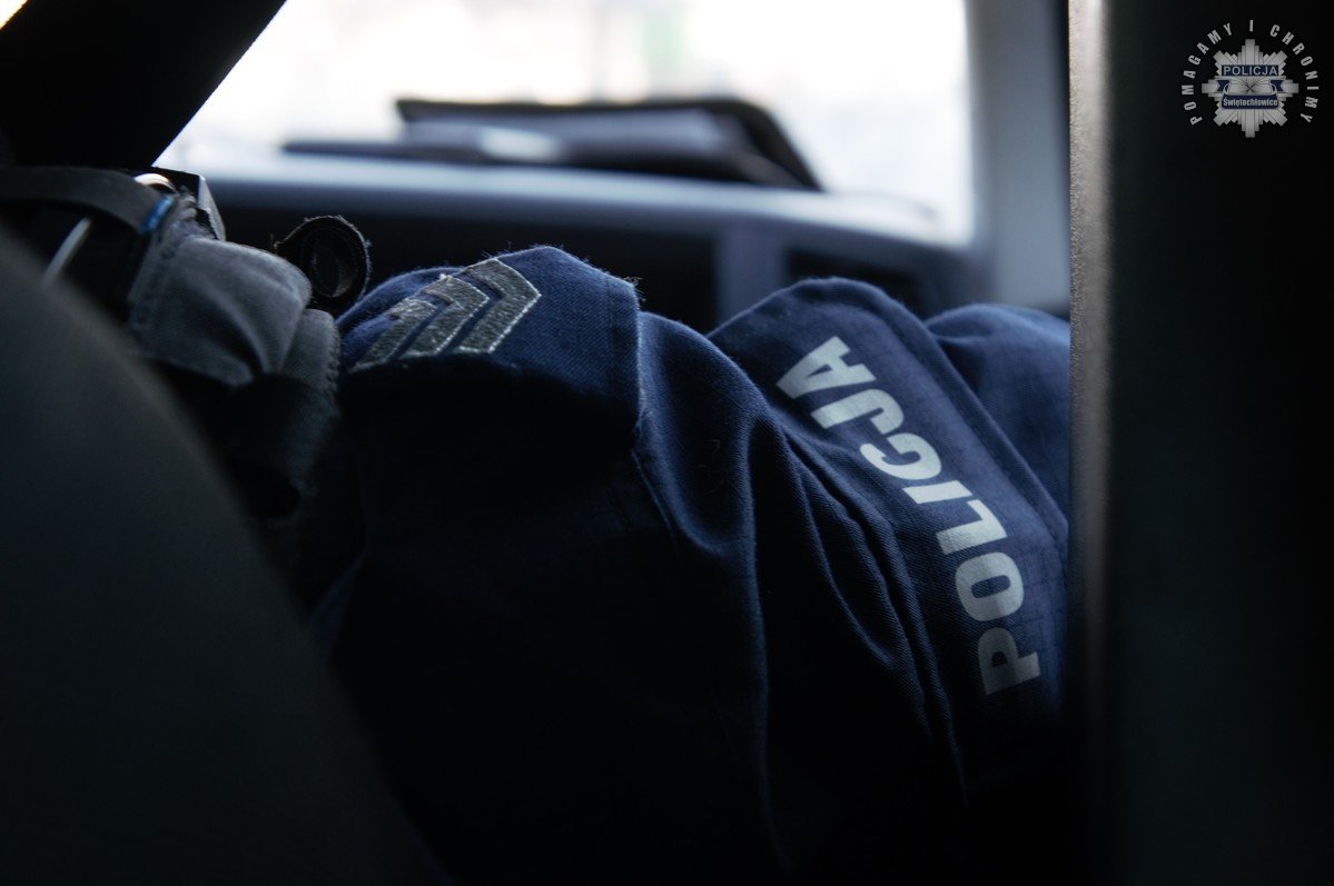 35-letni świętochłowiczanin odpowie za atak na policjantów i bezpodstawną interwencję